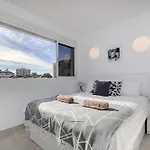 019 Stylish 3 Bed Ibensa Square Apt, Near Beach & Bars