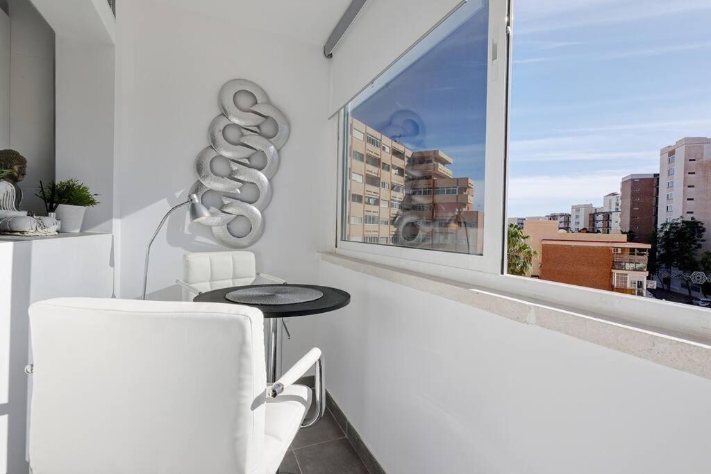 019 Stylish 3 Bed Ibensa Square Apt, Near & Bars Lejlighed *