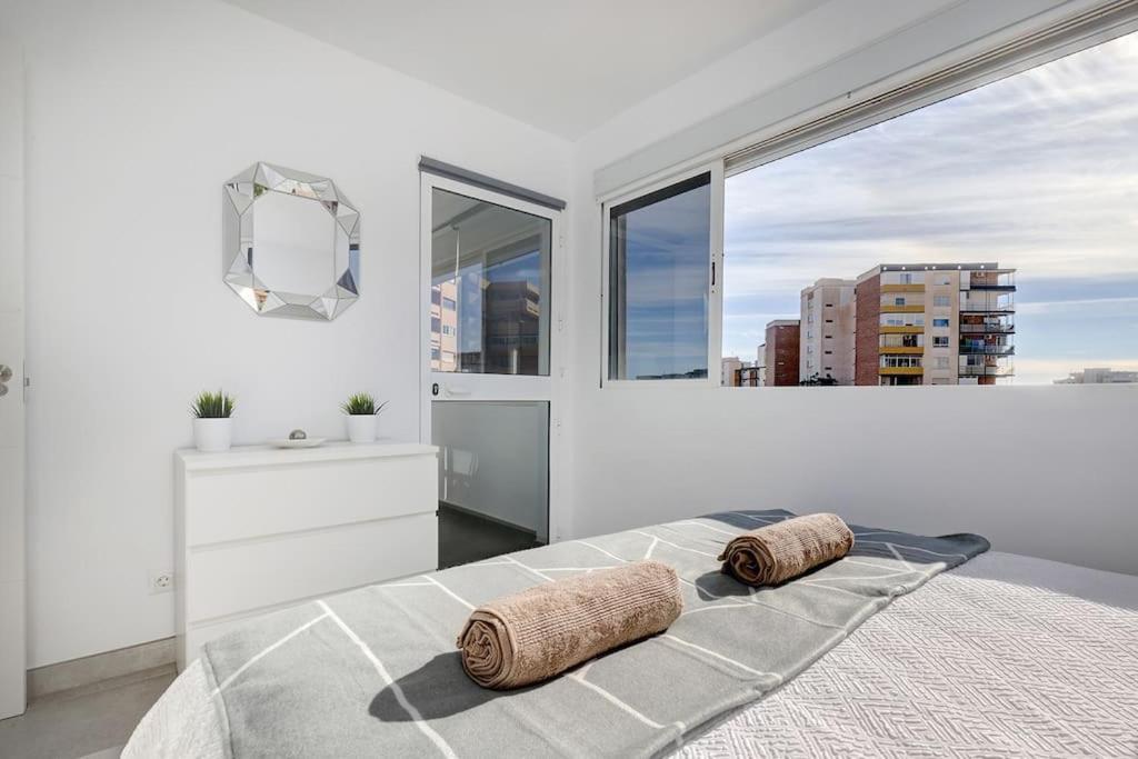Lejlighed 019 Stylish 3 Bed Ibensa Square Apt, Near & Bars