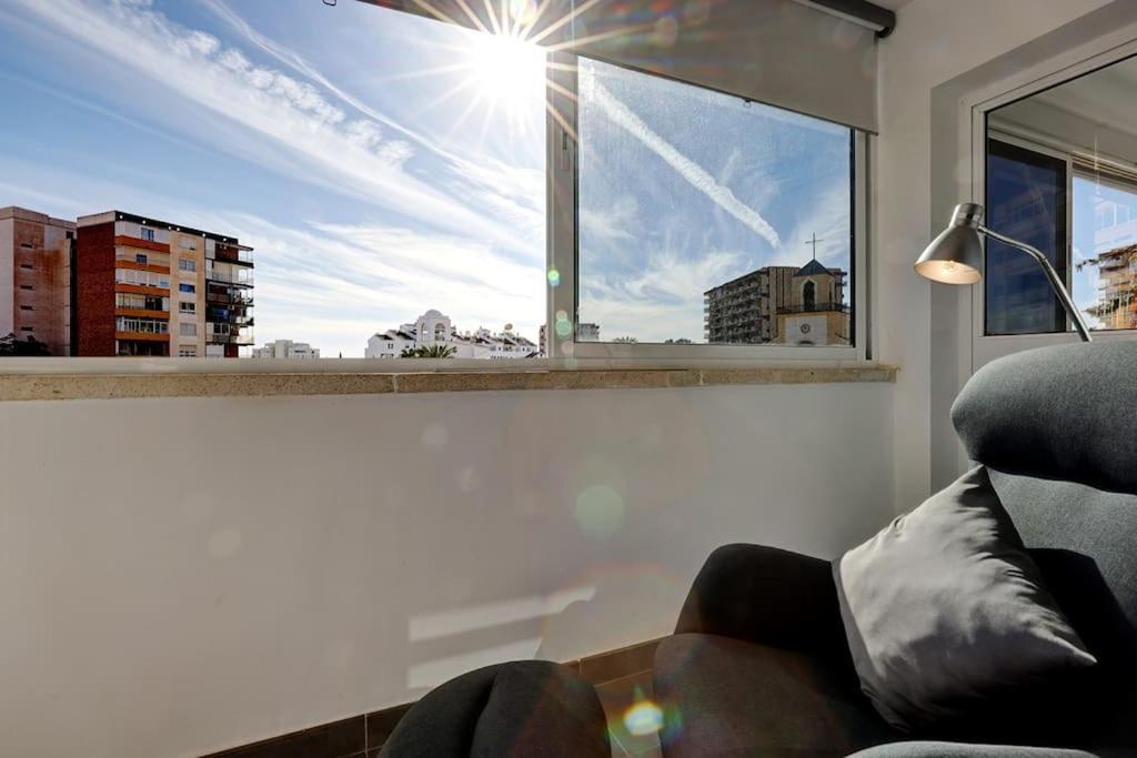 019 Stylish 3 Bed Ibensa Square Apt, Near & Bars * Benalmádena