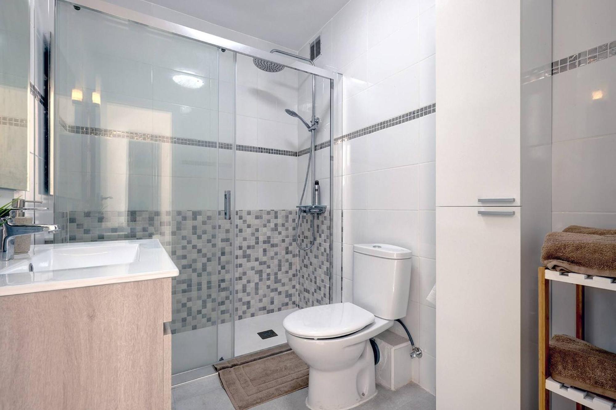 019 Stylish 3 Bed Ibensa Square Apt, Near & Bars Lejlighed Benalmádena
